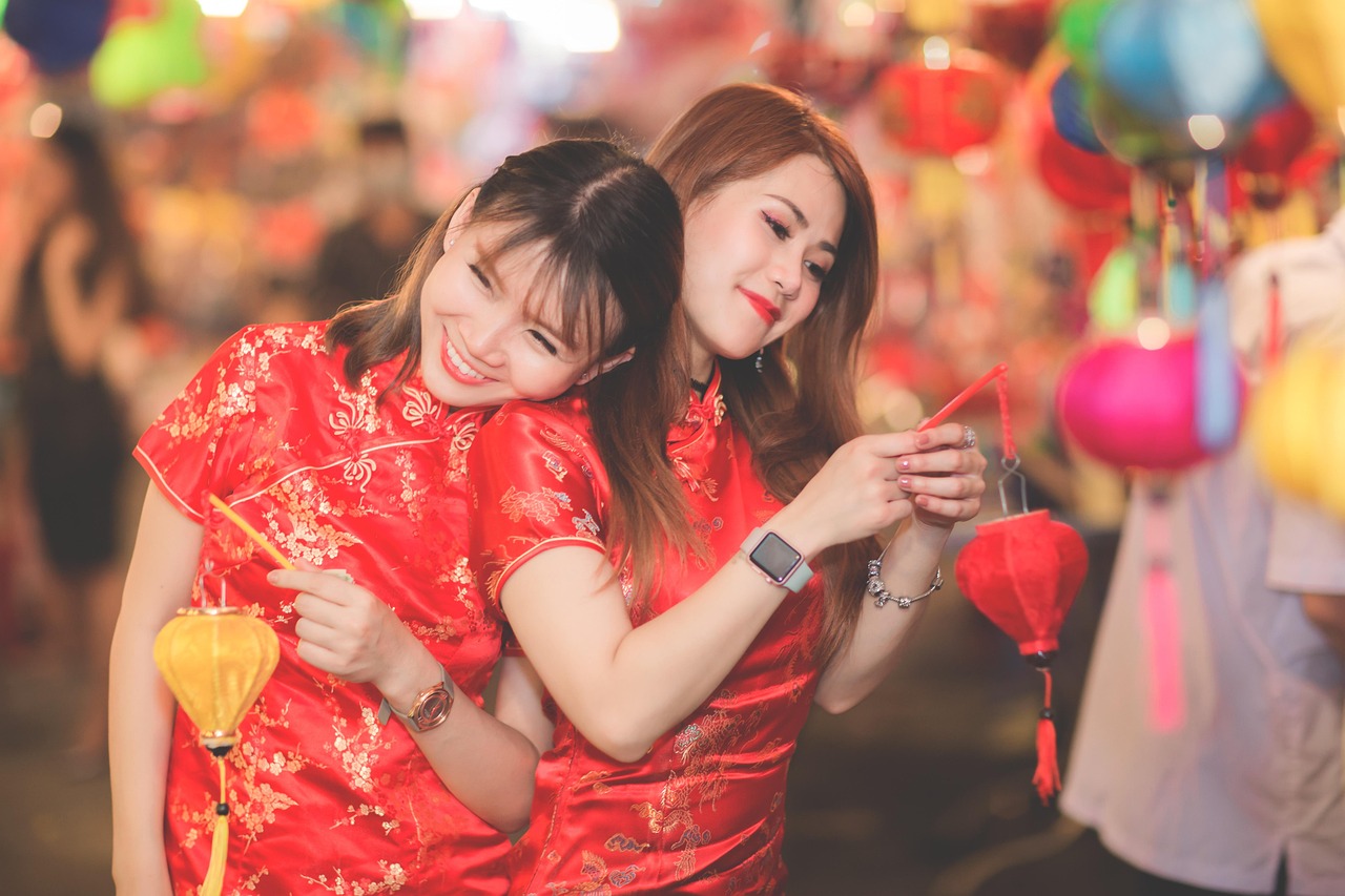 五月香港喜剧影片推荐，笑翻银幕的欢乐时光