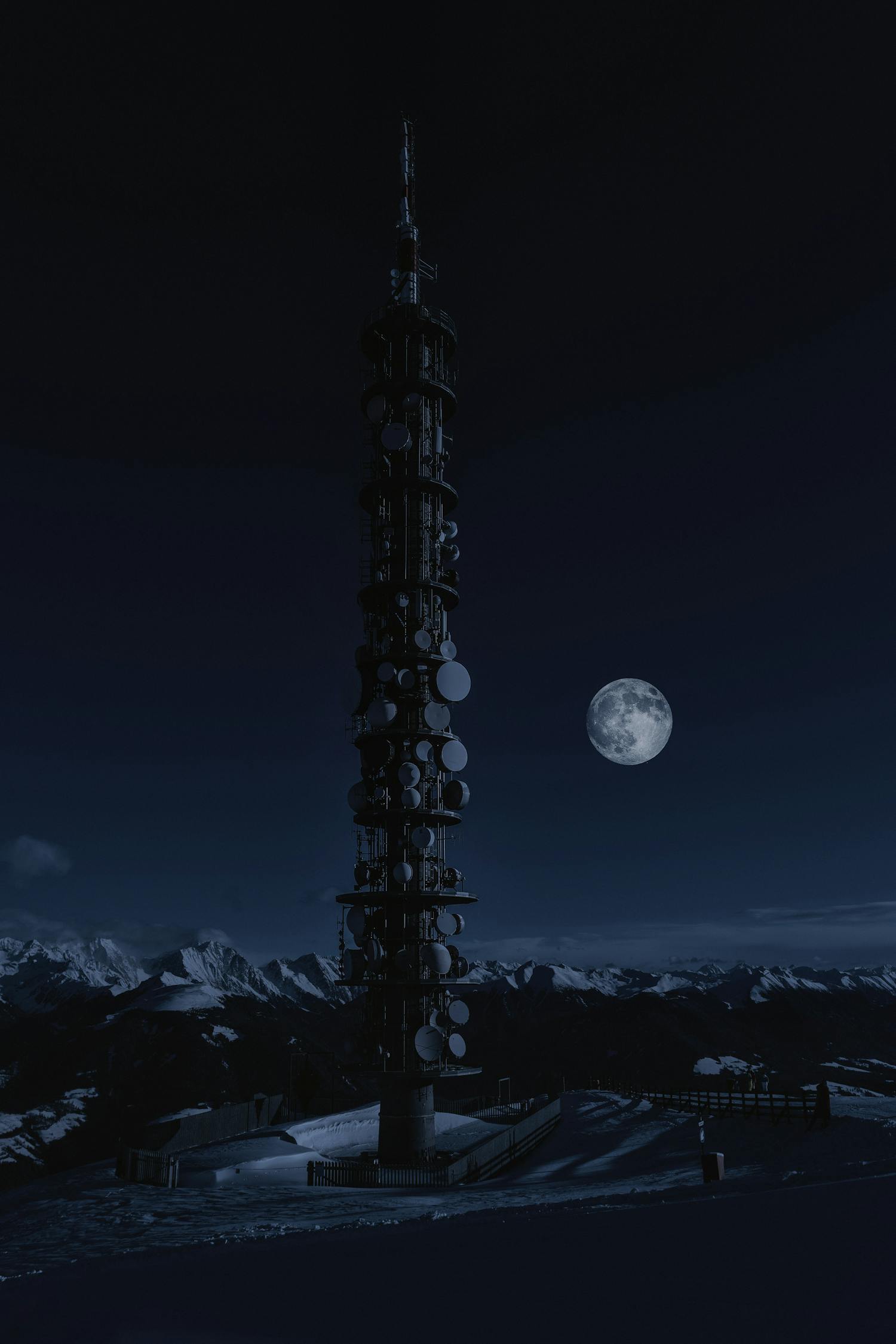 五月经典剧目万水千山总是情演员风采一览
